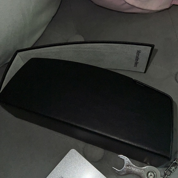 Mercedes-Benz bundle includes sunglass case, keychain and 2 key fob covers. - Picture 7 of 8